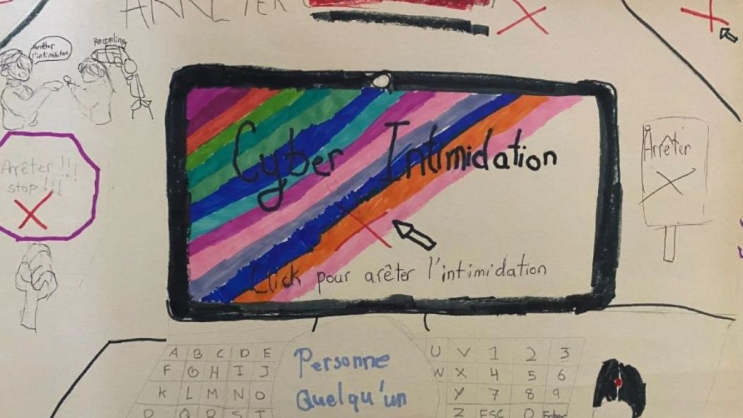 Une affiche de prévention contre la cyberintimidation, créée par des enfants.