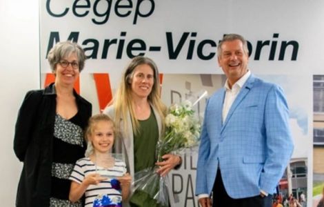 La famille de Pascal solignac, rassemblée pour récupérer le prix.