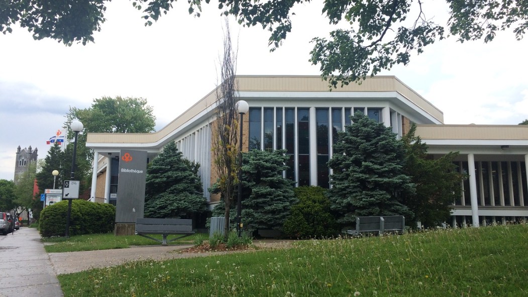 La bibliothèque du Vieux-Saint-Laurent pourrait constituer un lieux de diffusion pour ces résidences.