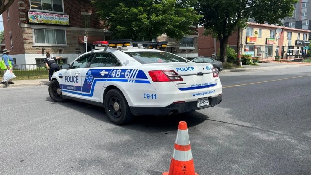 Une voiture de police du SPVM.