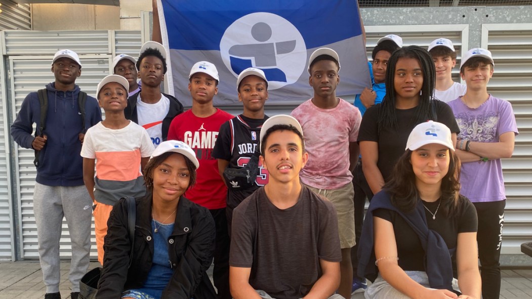 Les équipes de basketball et d’athlétisme de Bourassa.