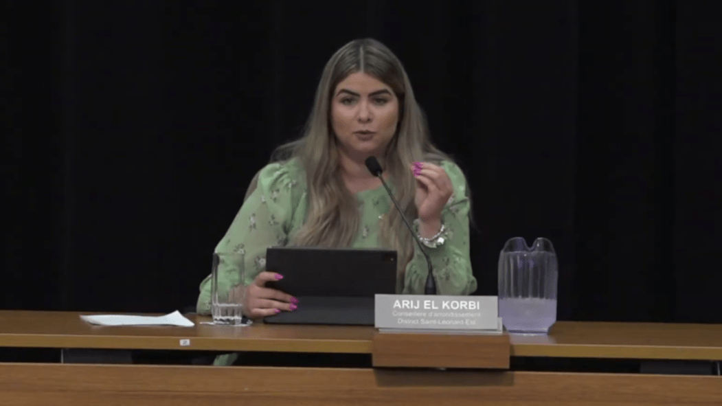 La conseillère pour le District Saint-Léonard-Est Arij-Abrar El Korbi.