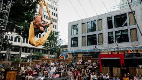 Un spectacle en plein air au Monastère