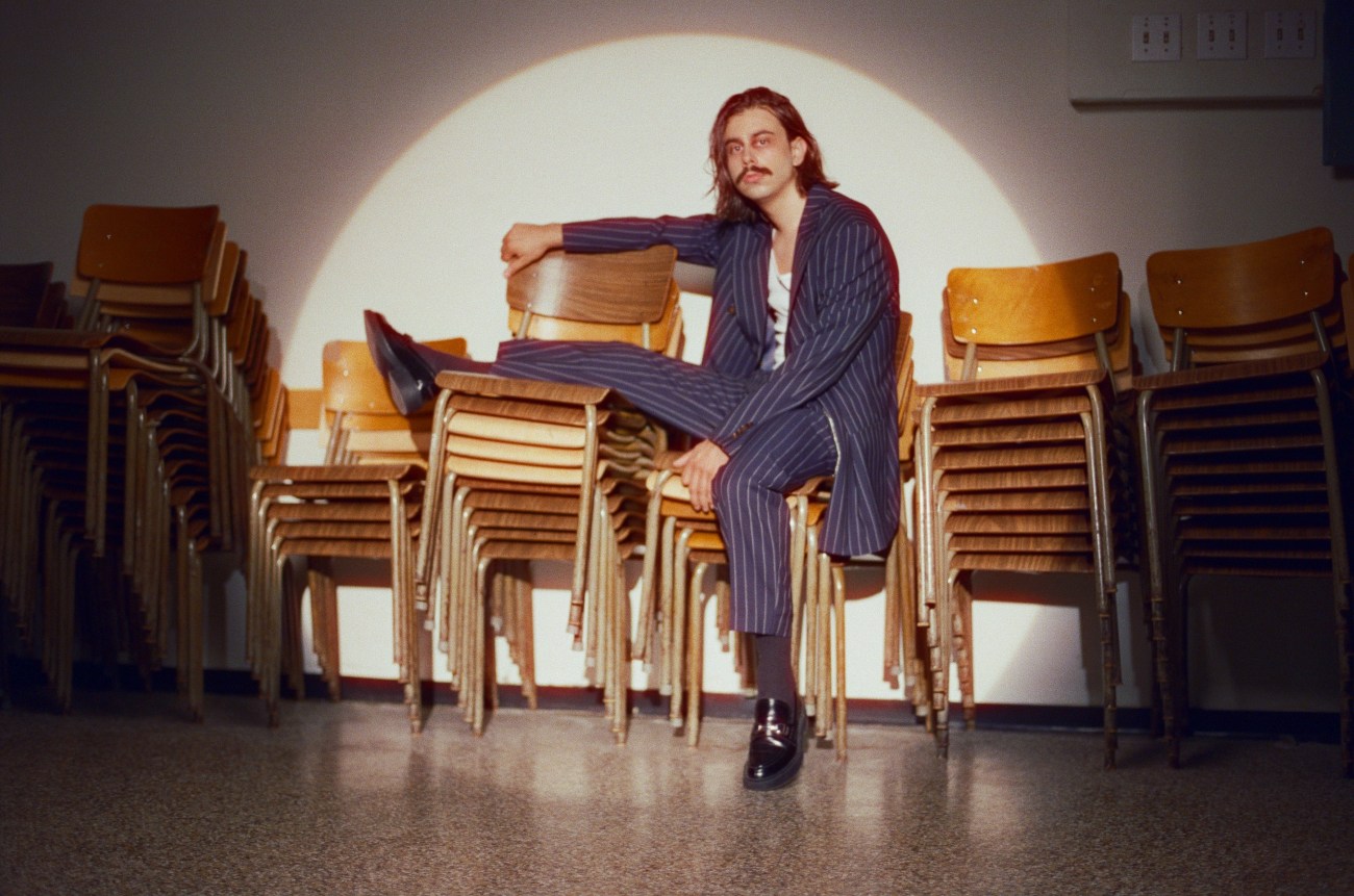 L’auteur-compositeur-interprète Gab Bouchard sort son deuxième album, « Grafignes ».