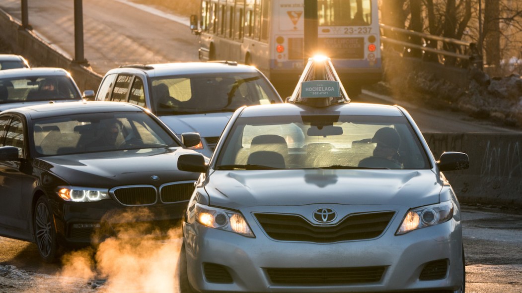 L'avenir de l'industrie du taxi à Montréal reste en suspens.