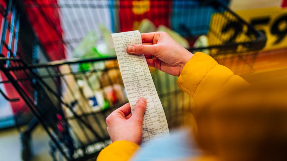 L'IRIS considère que la hausse des taux directeurs fait porter le poids de l'inflation sur les ménages.