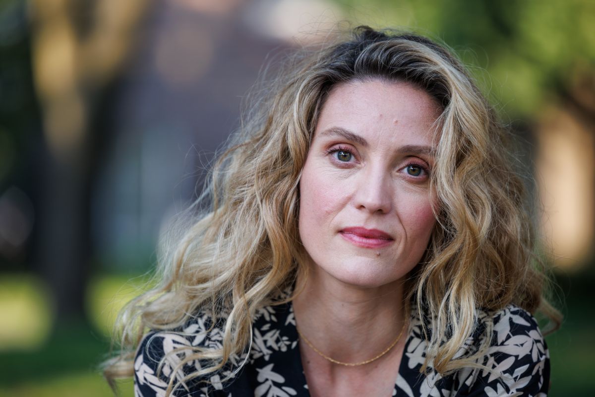 Evelyne Brochu tient la vedette de la nouvelle série "Chouchou", à Noovo