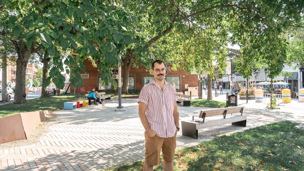 Charles Montambault, créateur de l'installation sonore Les Madelinéennes, au parc des Madelinots