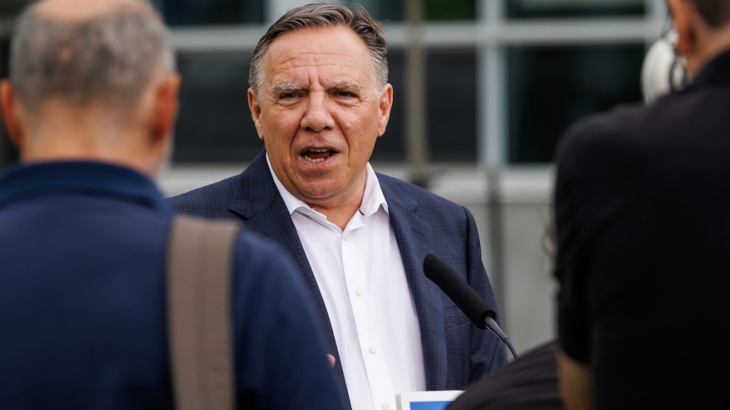 François Legault en campagne électorale.