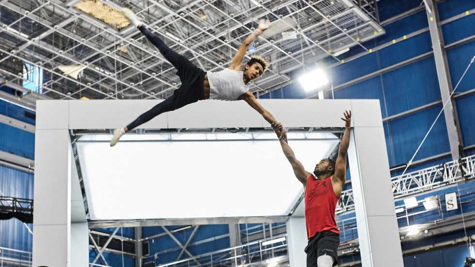 Artistes en pleine répétition du nouveau spectacle du Cirque du Soleil, « Echo ».