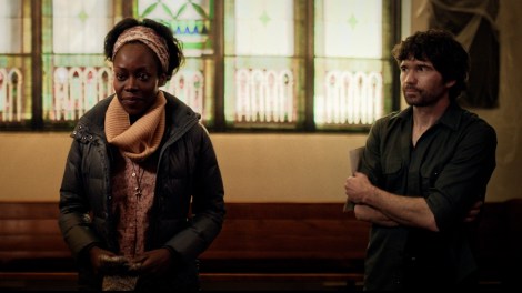 Dans la série Padre, Martyne Musau incarne sœur Sophie, qui cohabite dans l’église Sainte-Trinité auprès de David (Maxime Denommée). Photo fournie par Unis TV