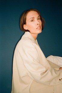 Rosie Valland auteure-compositrice-interprète
