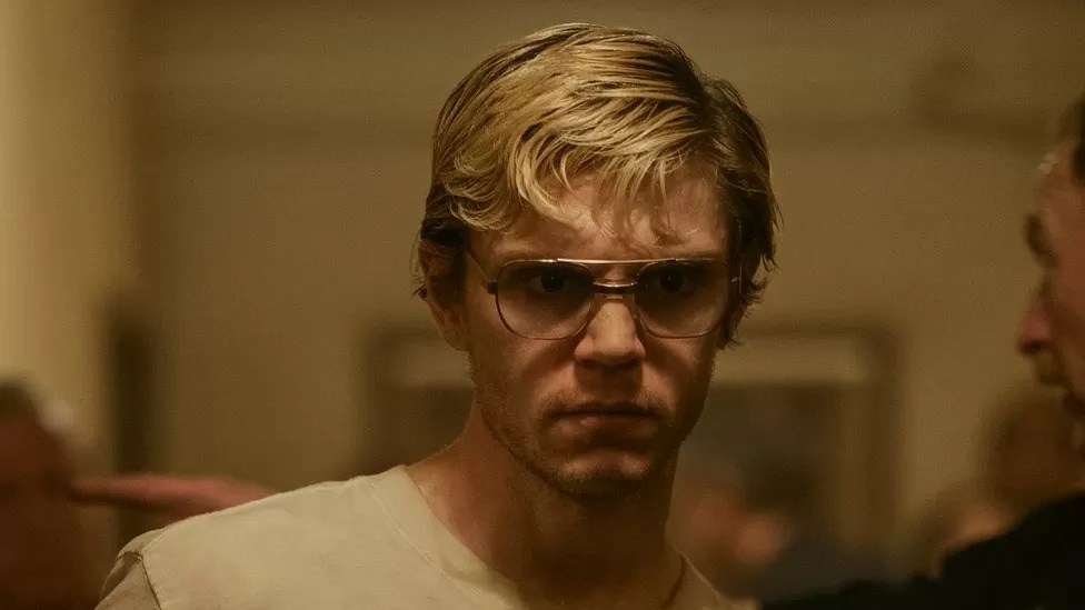 La série Dahmer porte sur le tueur en série Jeffrey Dahmer