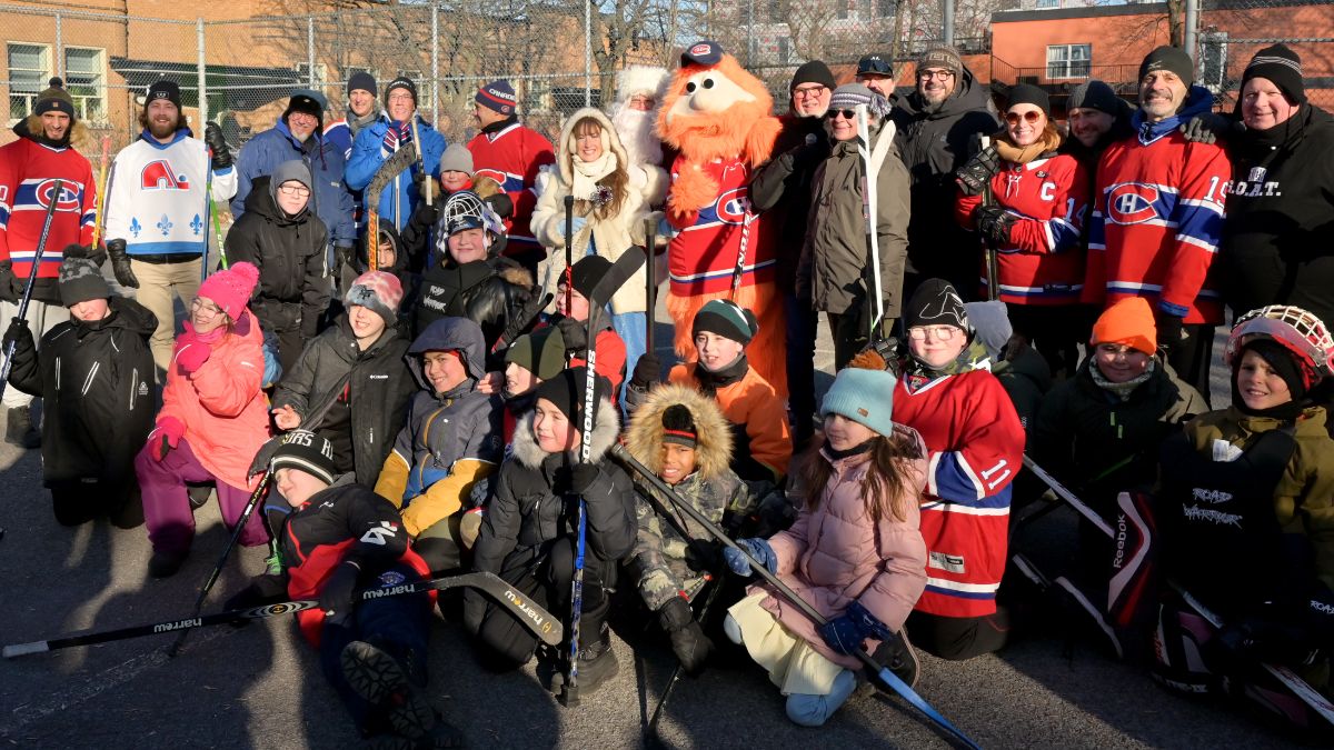 Des enfants suivis en pédiatrie sociale ont affrontés des joueurs des Canadiens de Montréal et autres personnalités publiques lors de la 20e Guignolée du Dr Julien