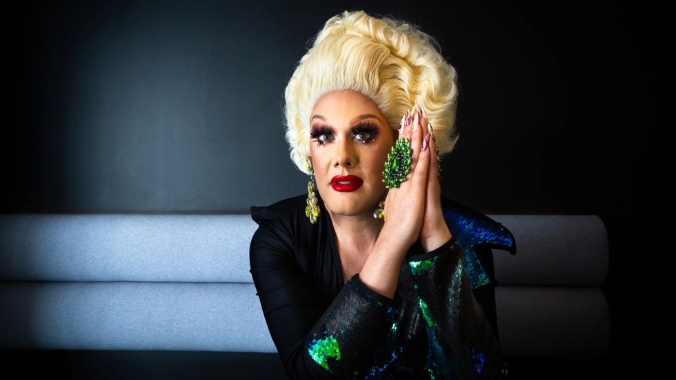 La Montréalaise Rita Baga est toujours de la course de « Canada’s Drag Race : Canada vs the World », dont la finale sera diffusée en direct à L’Olympia le 23 décembre.