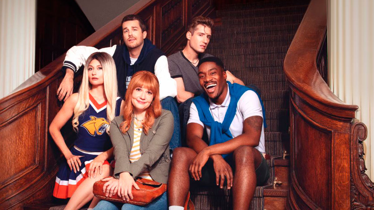 La série parodique « Complètement lycée », qui met notamment en vedette Katherine Levac, Rosalie Vaillancourt, Pierre-Yves Roy-Desmarais, Pierre-Luc Lafontaine et Patrick Emmanuel Abellard, sera adaptée en France.