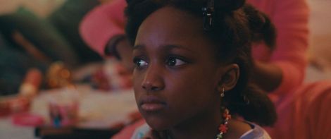 Le court métrage « Nid d’oiseau » de Nadia Louis-Desmarchais est de la compétition officielle du festival de cinéma en ligne Plein(s) Écran(s). 
