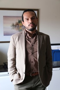Luis Oliva dans la série « Fragments », signée Serge Boucher et diffusée à Radio-Canada. Photo : Eric Myre